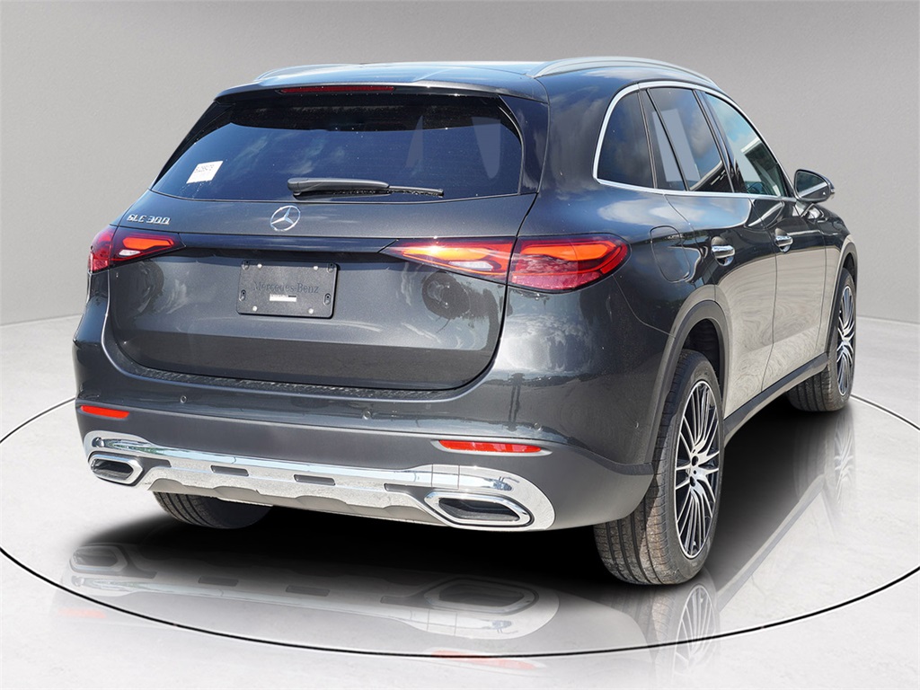 2025 Mercedes Benz GLC 300 photo 6