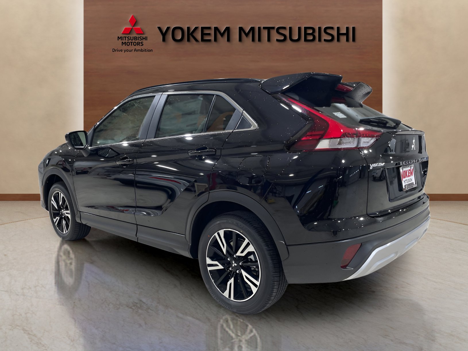 2025 Mitsubishi Eclipse Cross SE photo 3