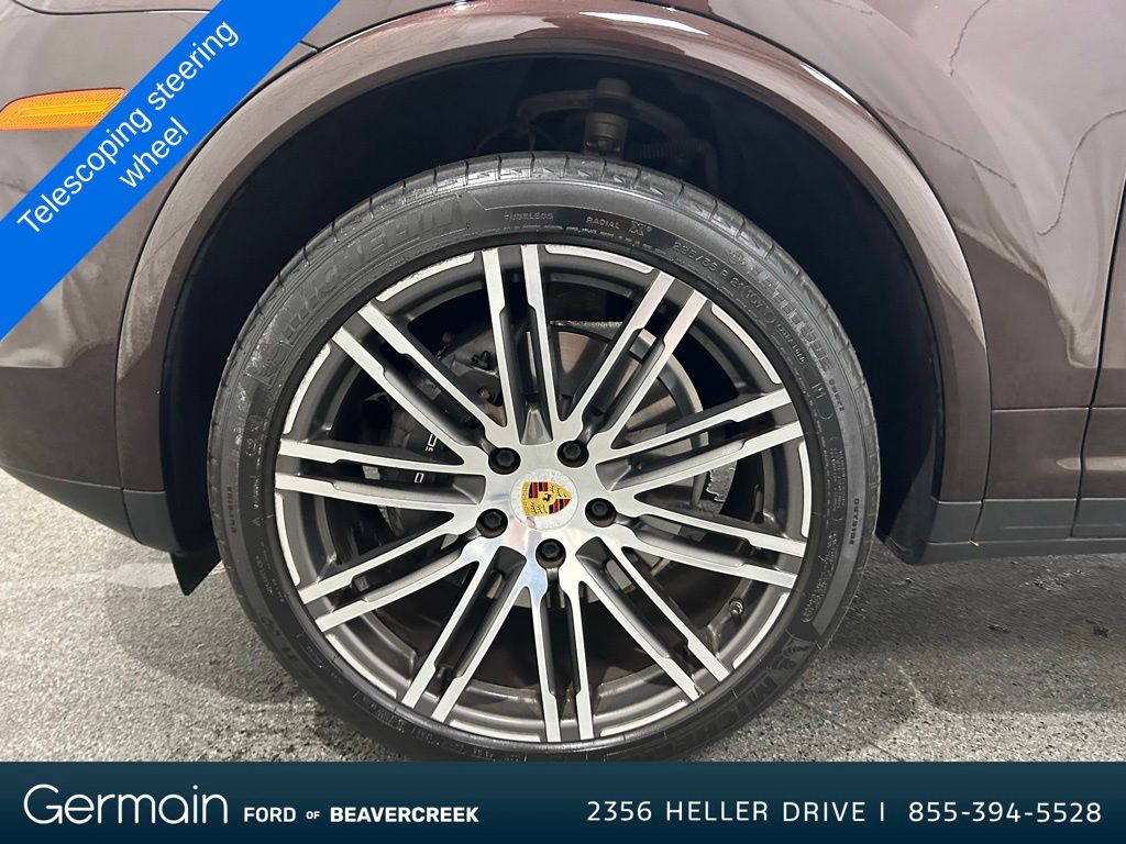 2017 Porsche Cayenne Base photo 10