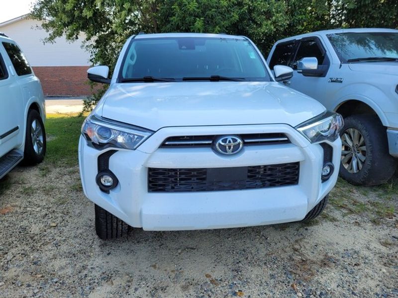 2021 Toyota 4Runner SR5 photo 3