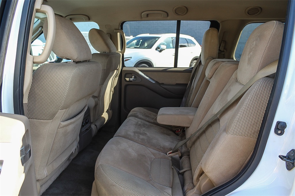 2012 Nissan Pathfinder SV photo 17