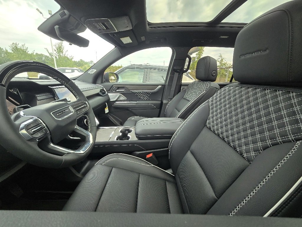 2025 Gmc Acadia Denali photo 2