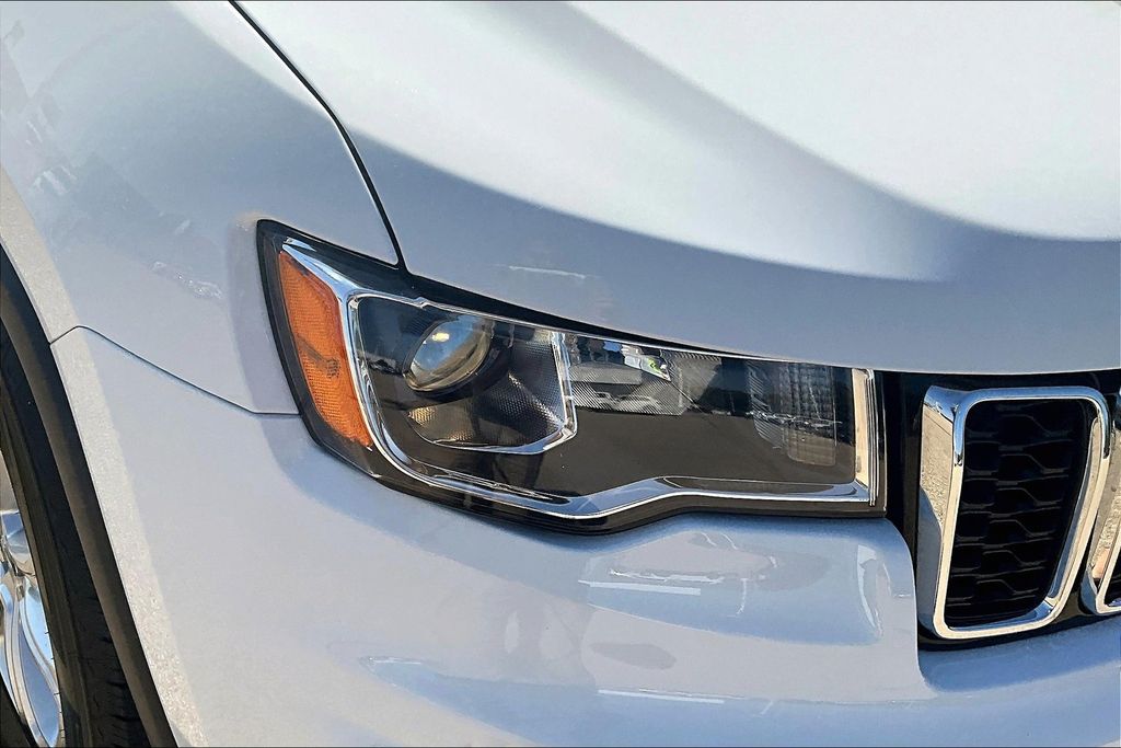 2022 Jeep Grand Cherokee Laredo E photo 24
