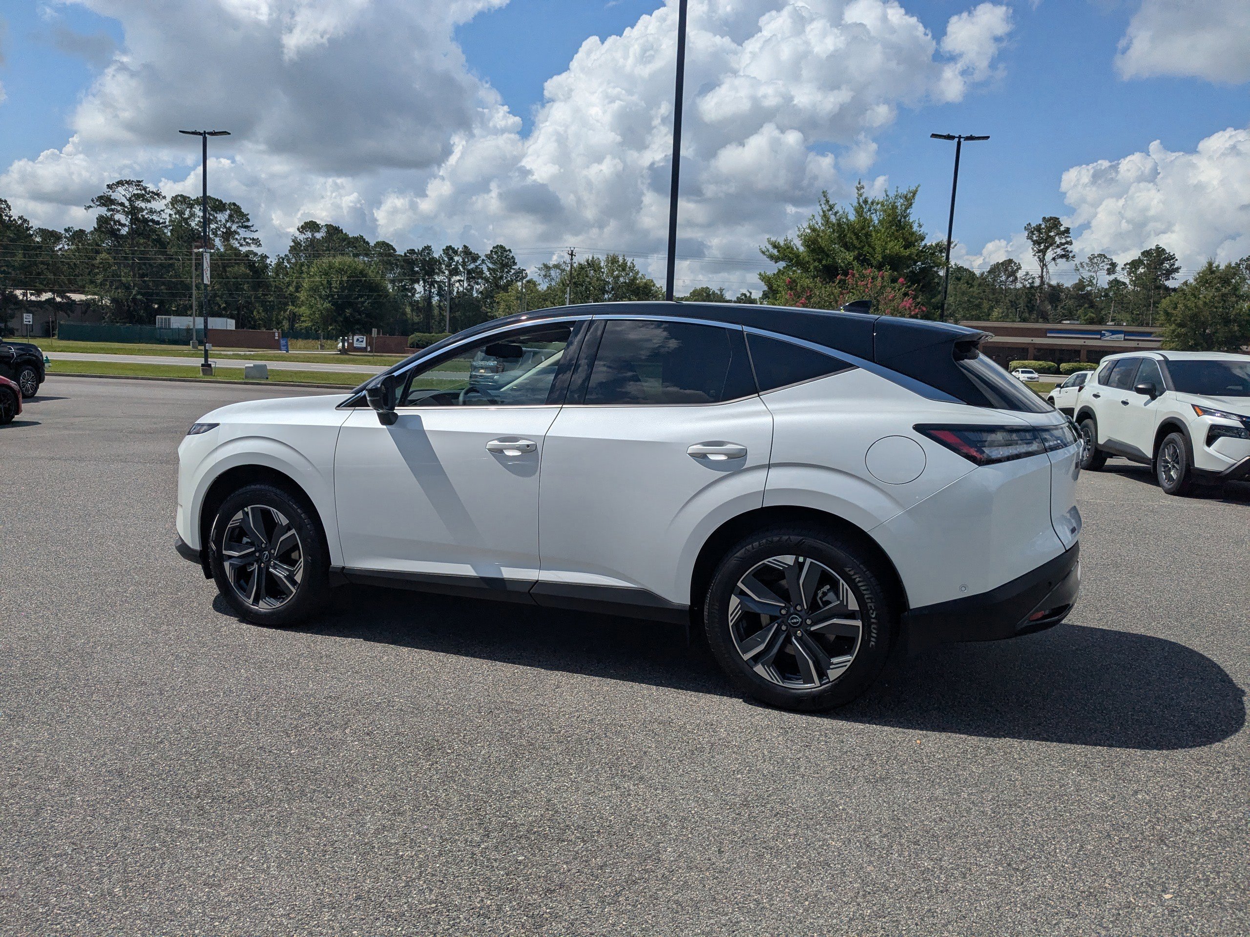 2025 Nissan Murano SL photo 3