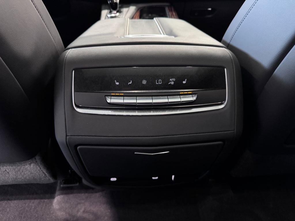 2022 Cadillac Escalade Premium Luxury photo 28