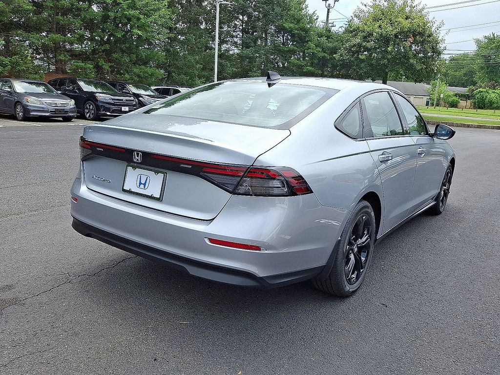 2025 Honda Accord SE photo 3