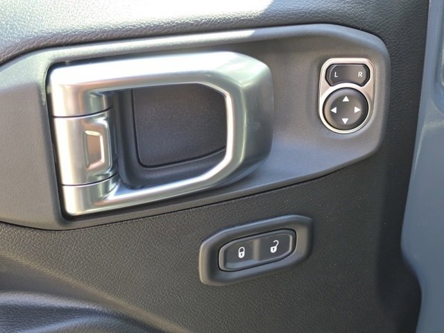 2025 Jeep Wrangler Sport S photo 28