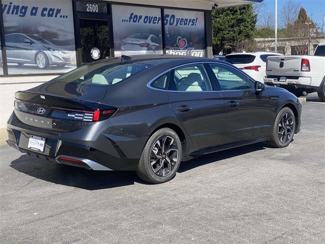 2024 Hyundai Sonata SEL photo 4