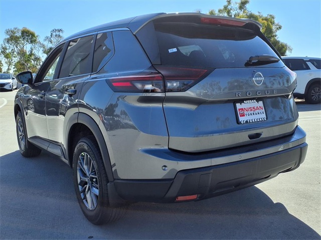 2026 Nissan Rogue S photo 9