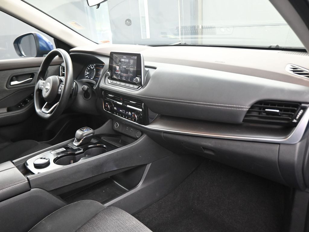 2022 Nissan Rogue SV photo 44