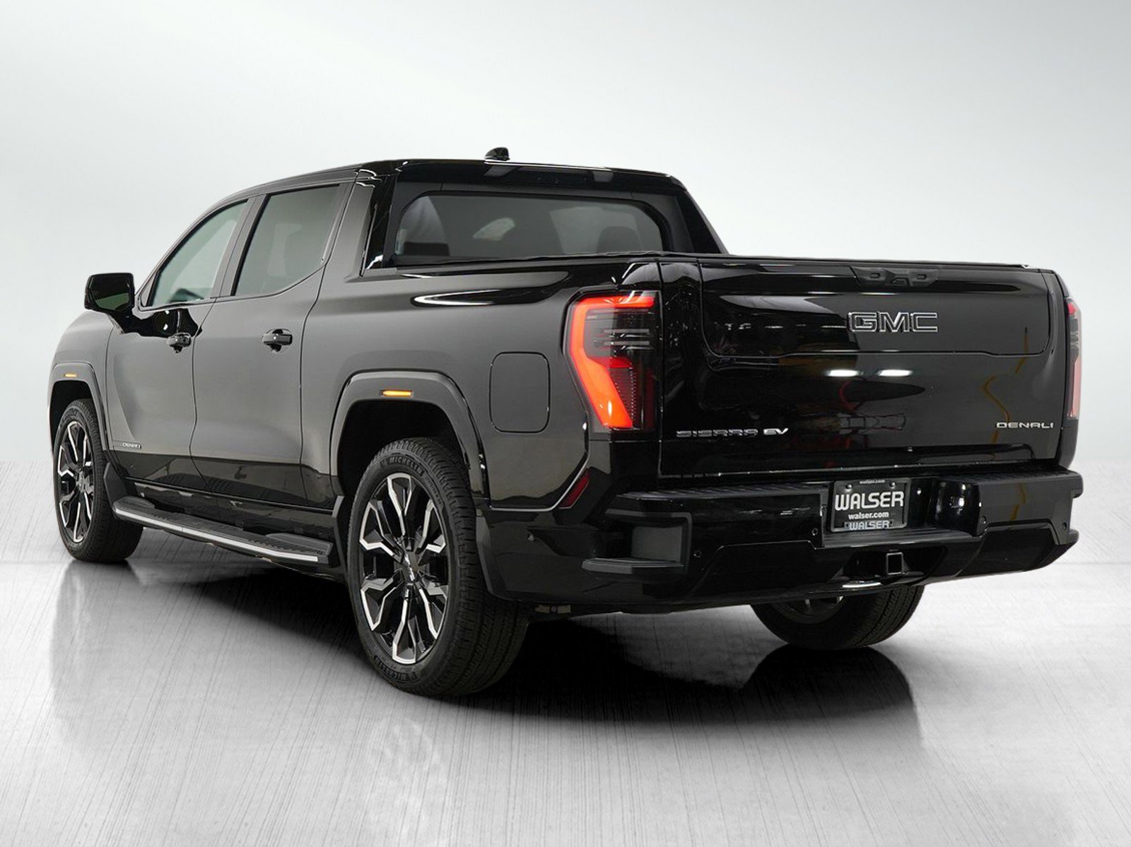 2025 Gmc Sierra EV Denali photo 3