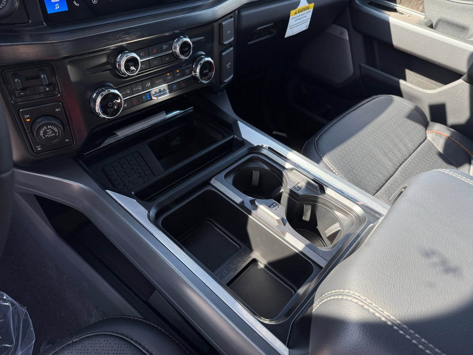 2025 Ford F-250 Lariat photo 13
