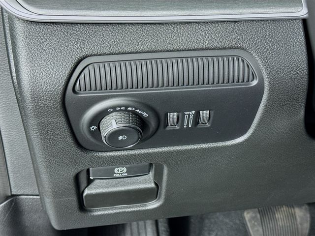 2025 Jeep Wagoneer L Series II Carbide photo 10