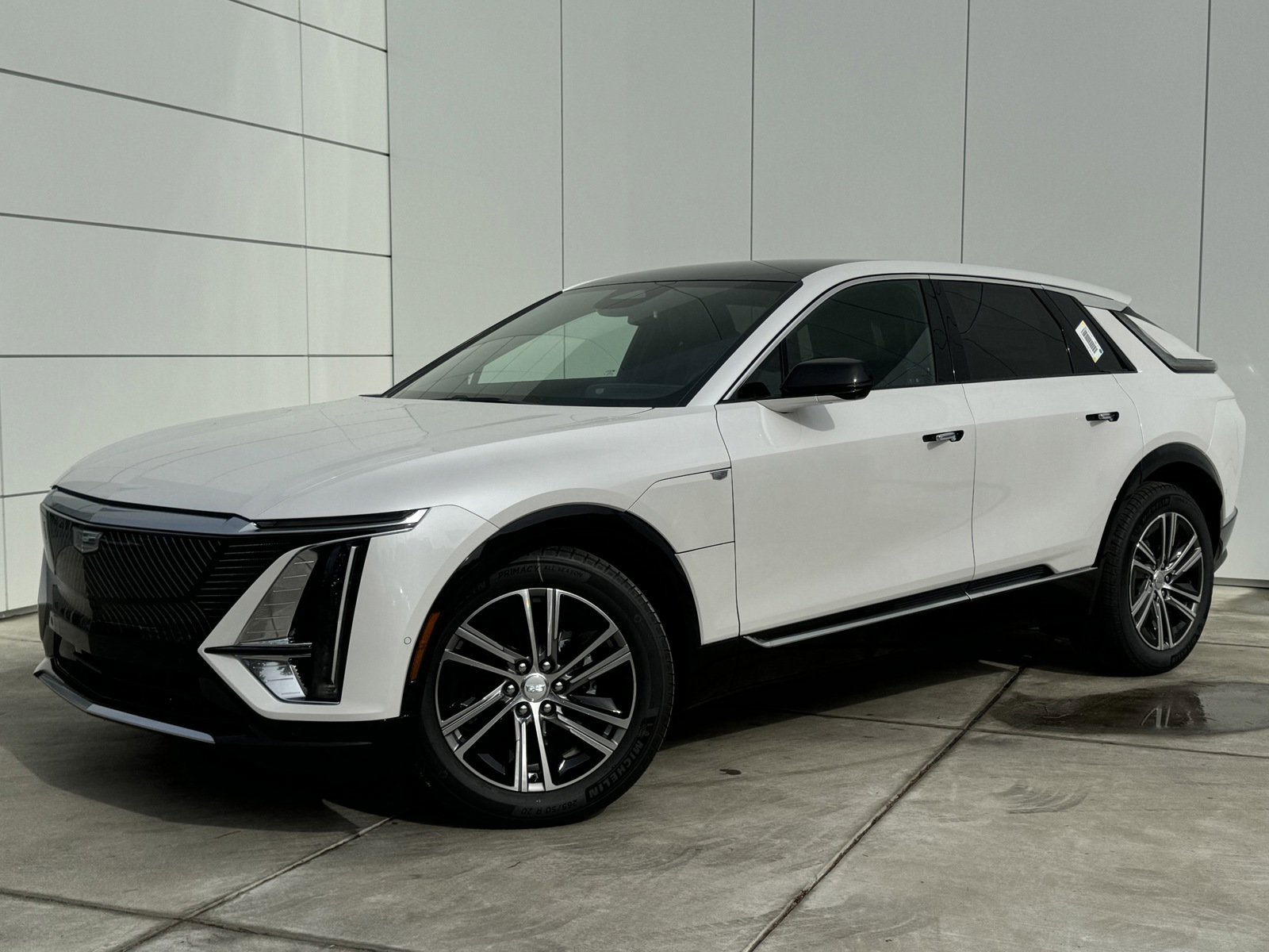 Used 2025 Cadillac LYRIQ Luxury 1 with VIN 1GYKPNRL3SZ305676 for sale in Colma, CA
