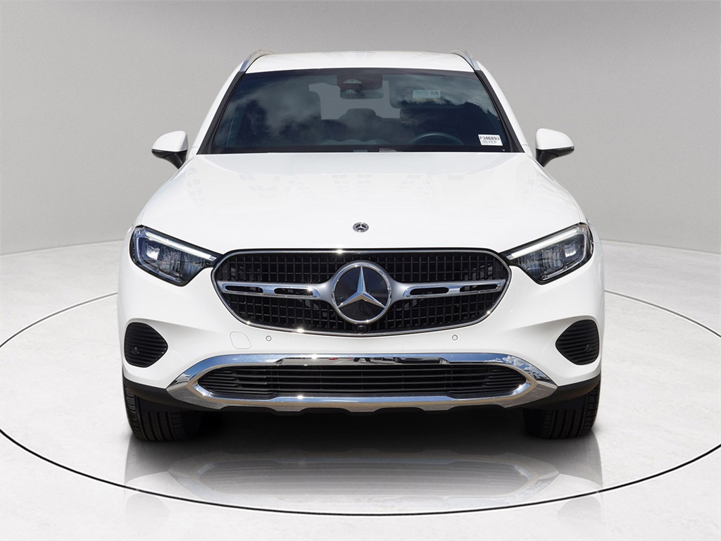 2025 Mercedes Benz GLC 300 photo 2