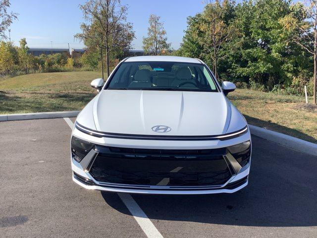 2025 Hyundai Sonata SEL photo 2