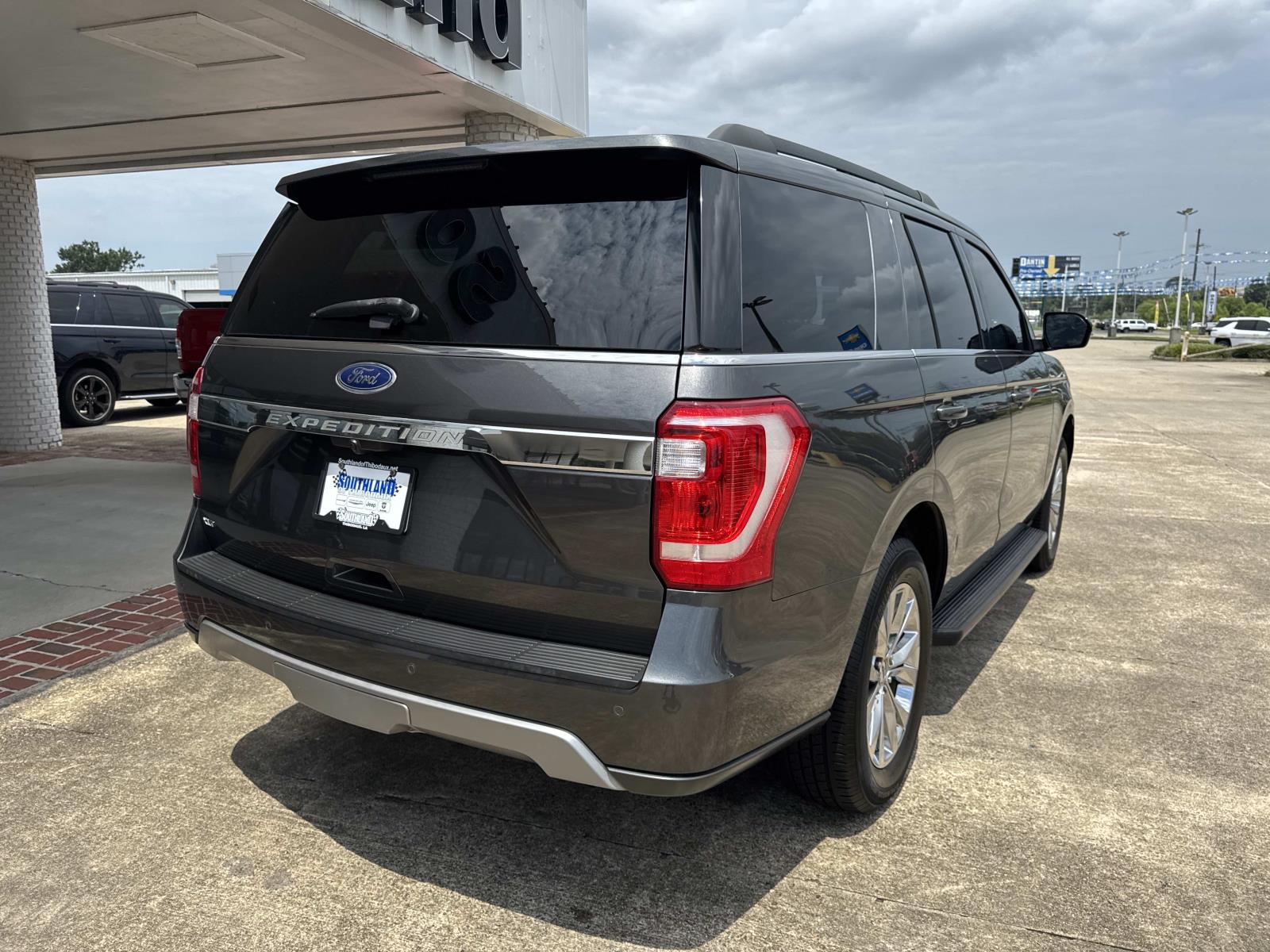 2019 Ford Expedition XLT photo 6