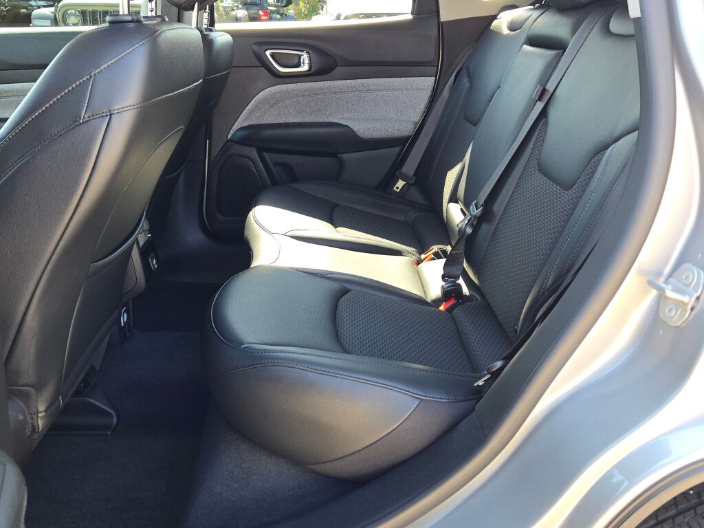 2022 Jeep Compass Latitude photo 13