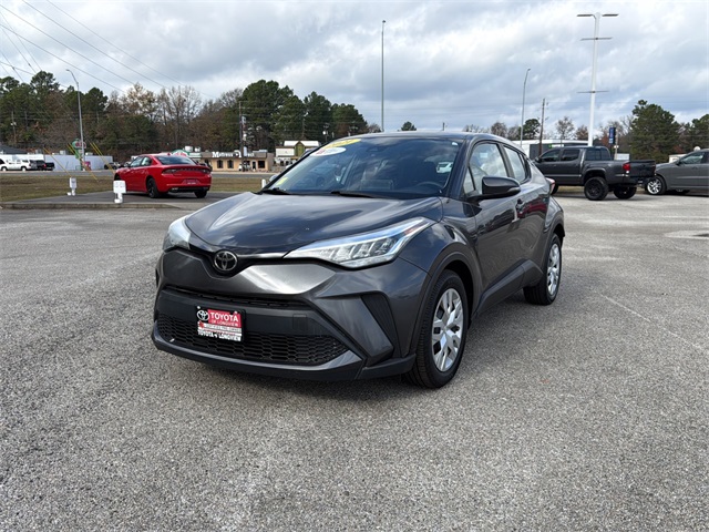 2021 Toyota C-HR LE's photo