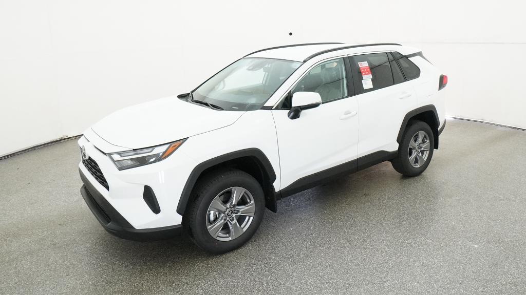 2025 Toyota RAV4 XLE's photo