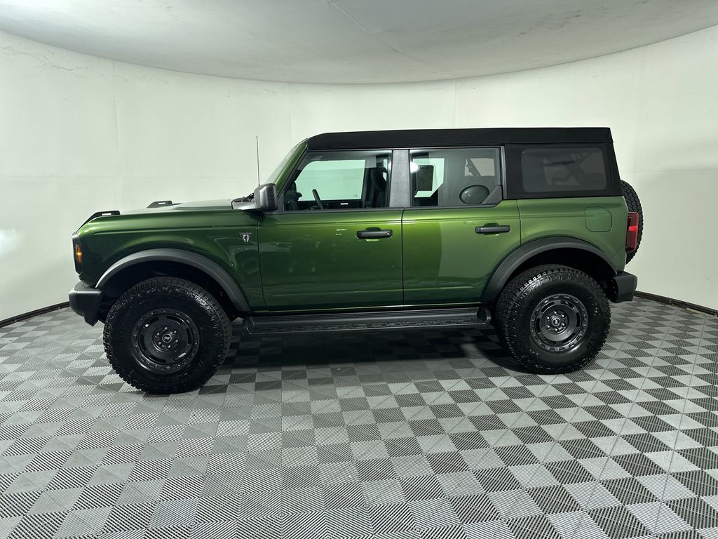 2025 Ford Bronco Base photo 4