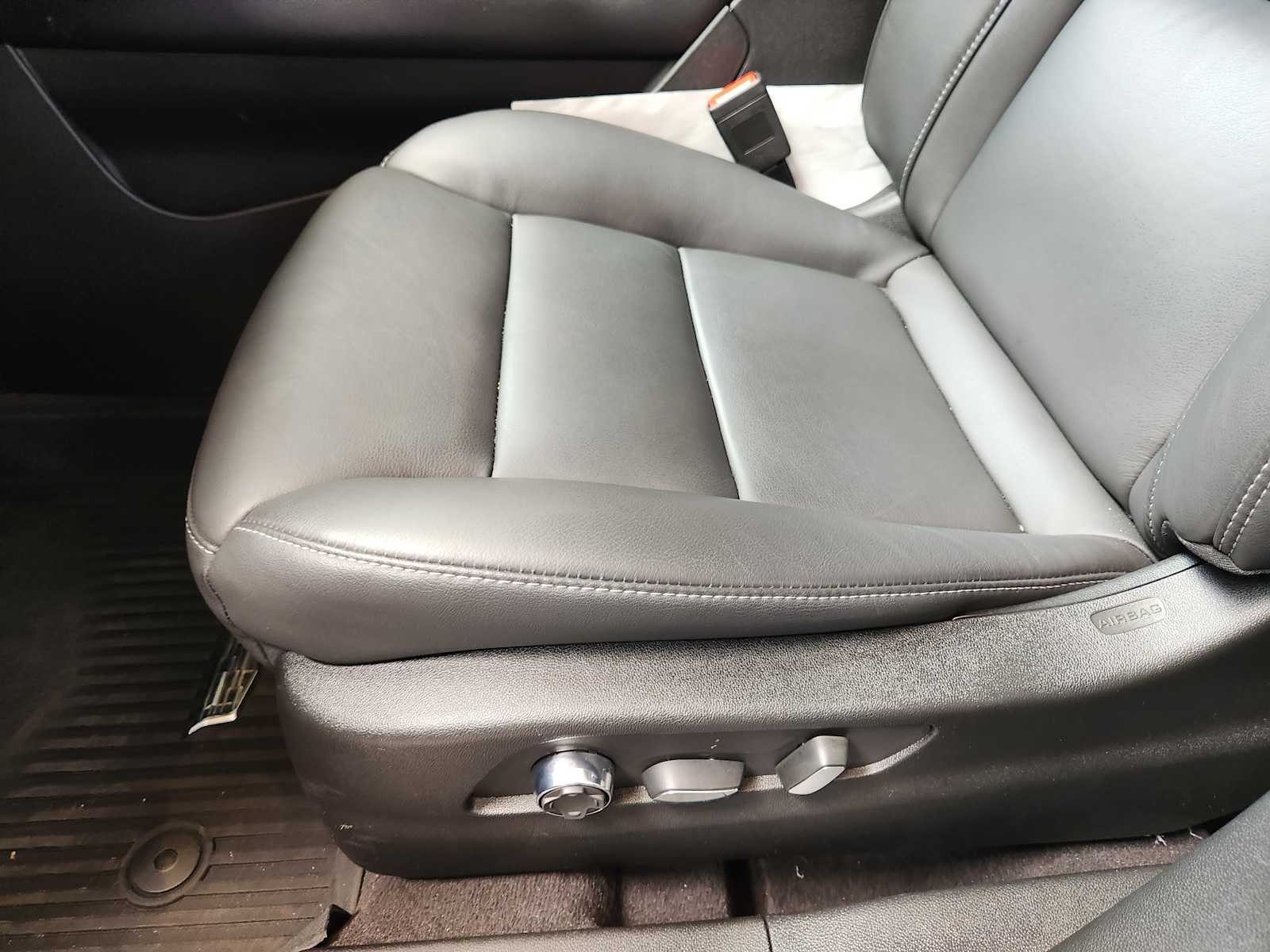 2025 Cadillac XT4 Premium Luxury photo 15