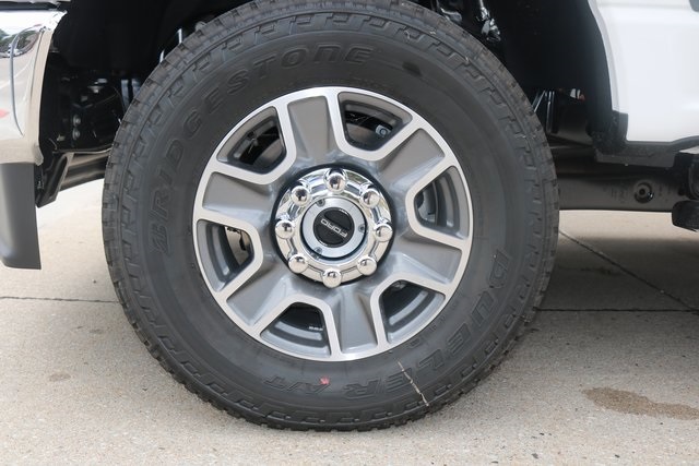 2025 Ford F-350 XLT photo 3