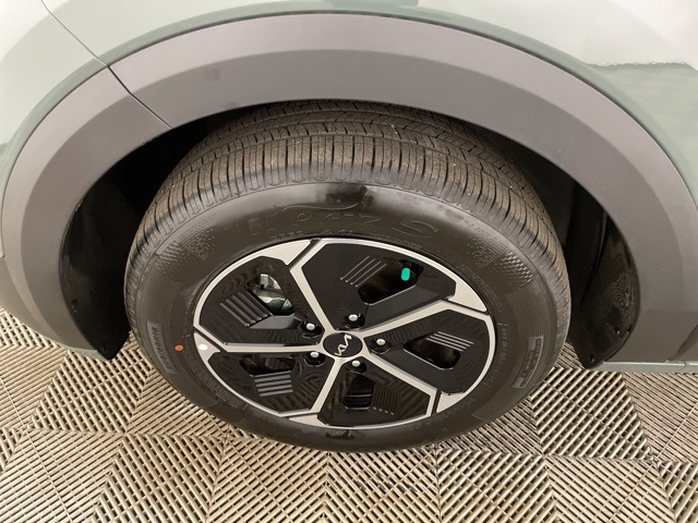 2025 Kia Niro EX photo 11