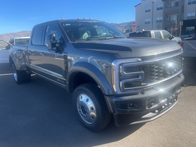 2026 Ford F-450 Super Duty Platinum's photo