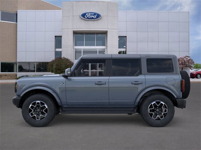 2025 Ford Bronco Outer Banks photo 3