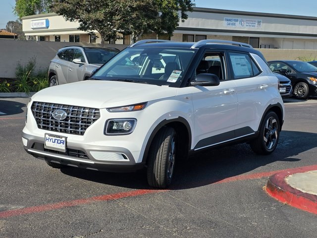 2025 Hyundai Venue Limited photo 4