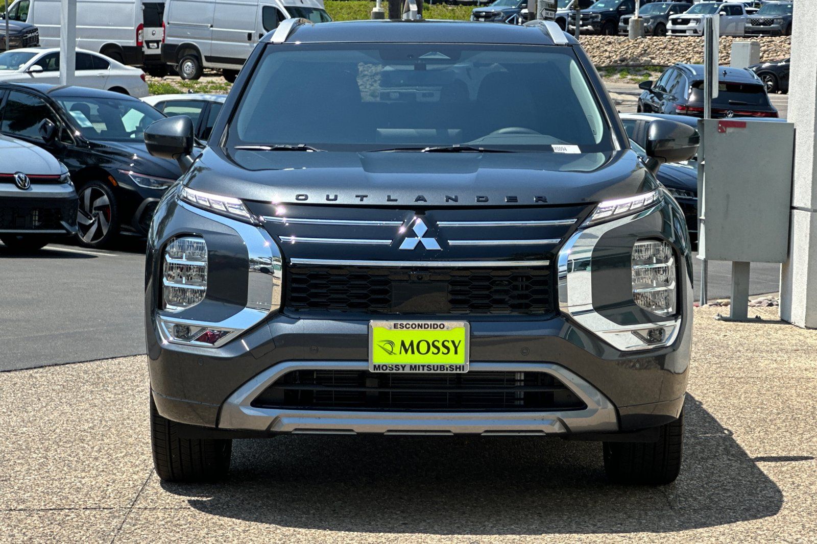 2025 Mitsubishi Outlander SEL photo 8