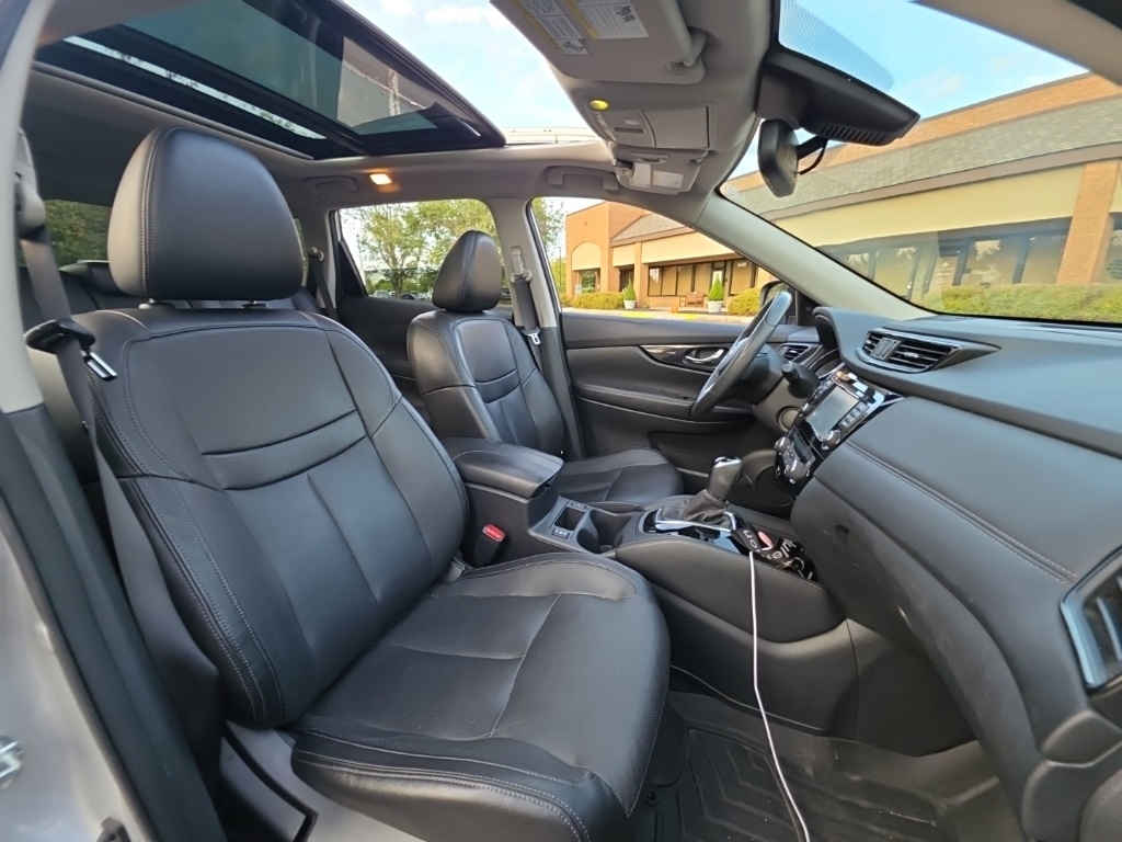 2017 Nissan Rogue SL photo 13