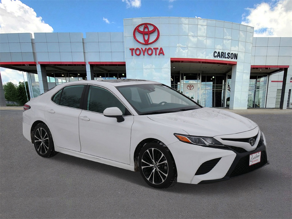 Certified 2019 Toyota Camry SE with VIN 4T1B11HK6KU774911 for sale in Minneapolis, Minnesota