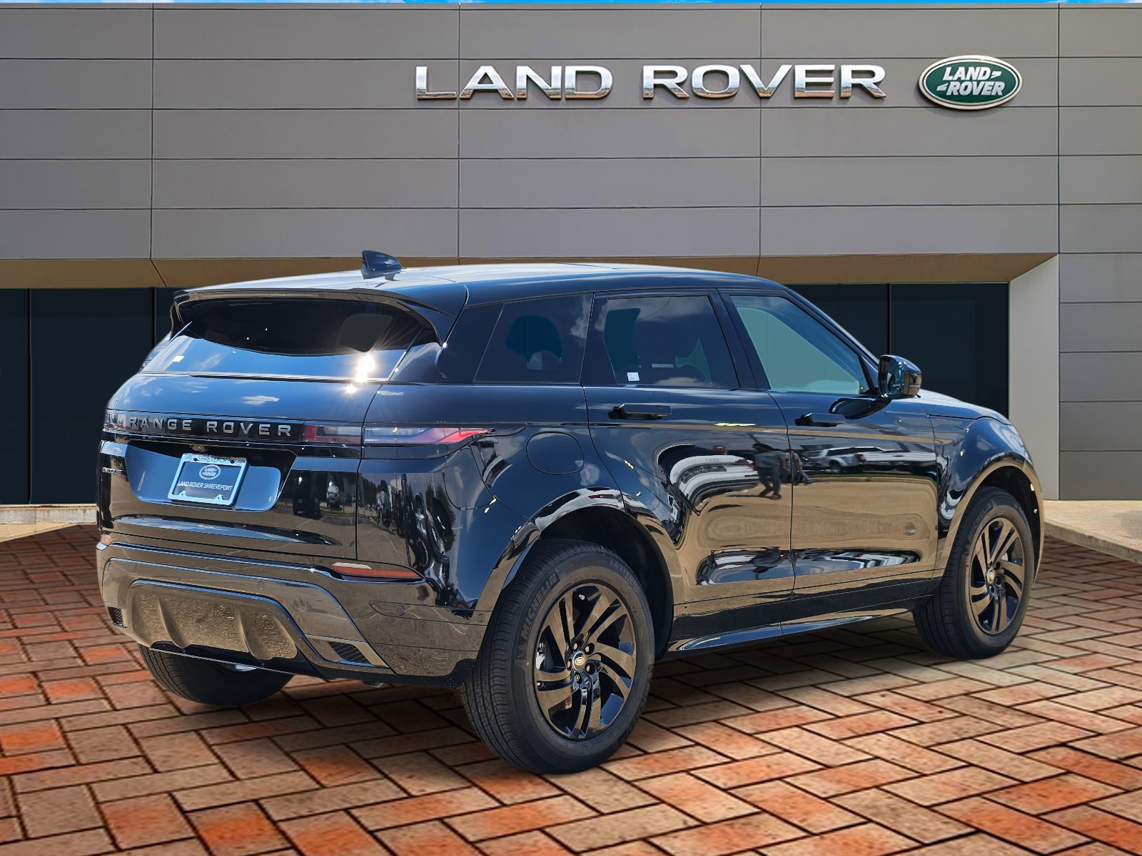2026 Land Rover Range Rover Evoque Dynamic SE photo 3