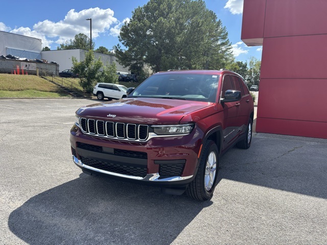 2025 Jeep Grand Cherokee Laredo photo 2