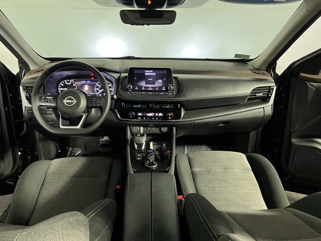 2022 Nissan Rogue SV photo 8