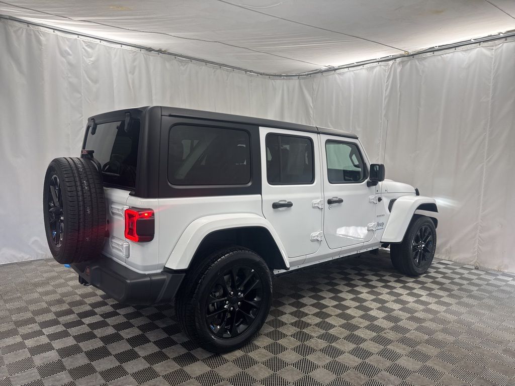 2023 Jeep Wrangler Sahara 4xe photo 3