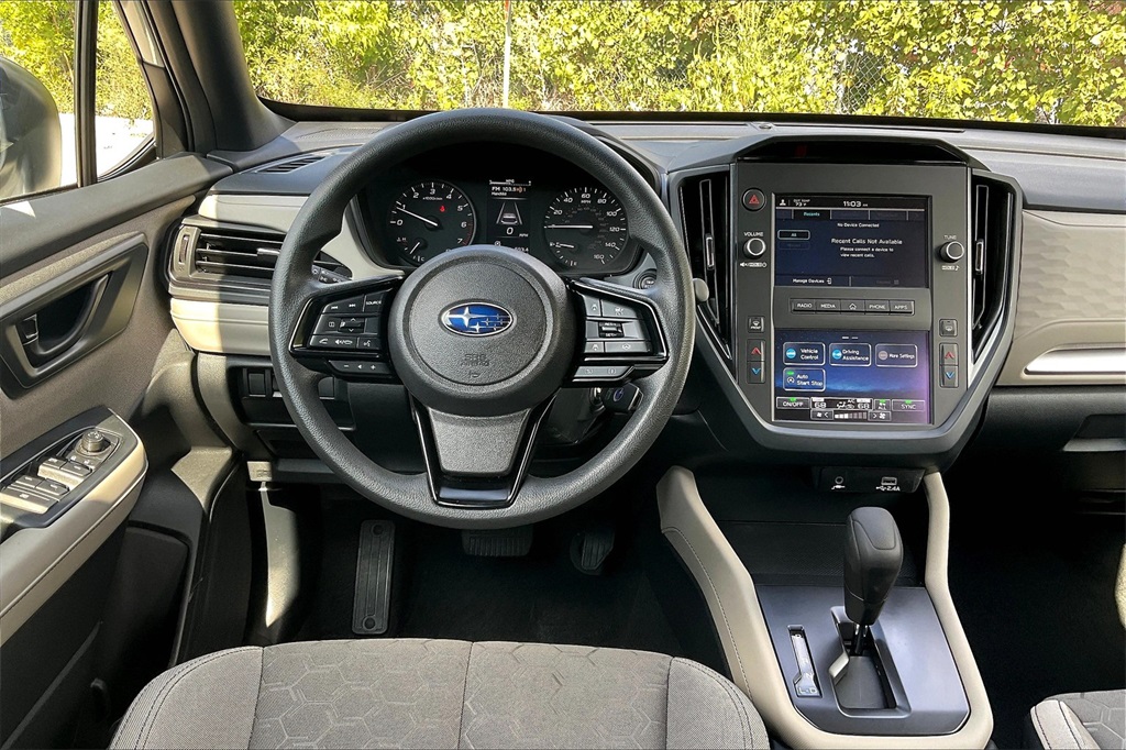 2025 Subaru Forester Base photo 4
