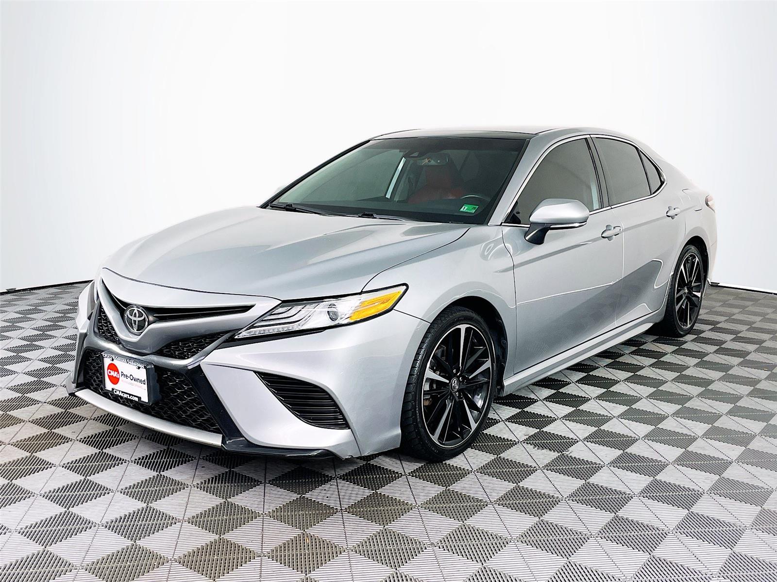 2020 Toyota Camry XSE photo 3