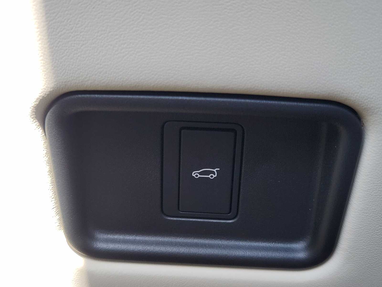 2025 Land Rover Range Rover SE photo 18