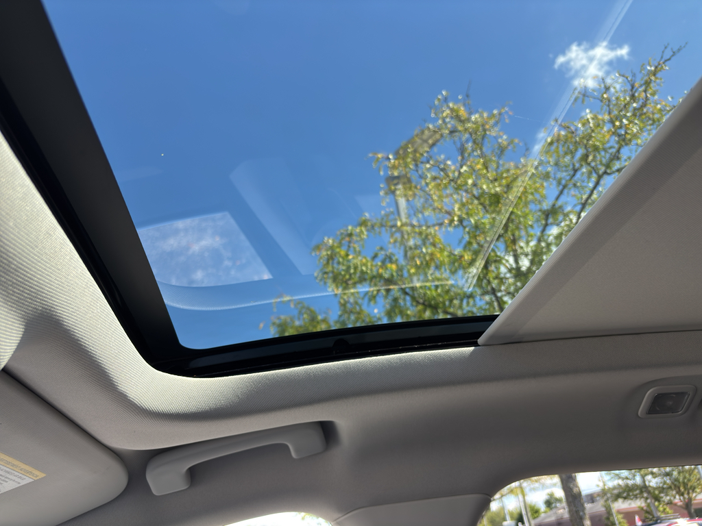 2021 Ford Escape Titanium Hybrid photo 6