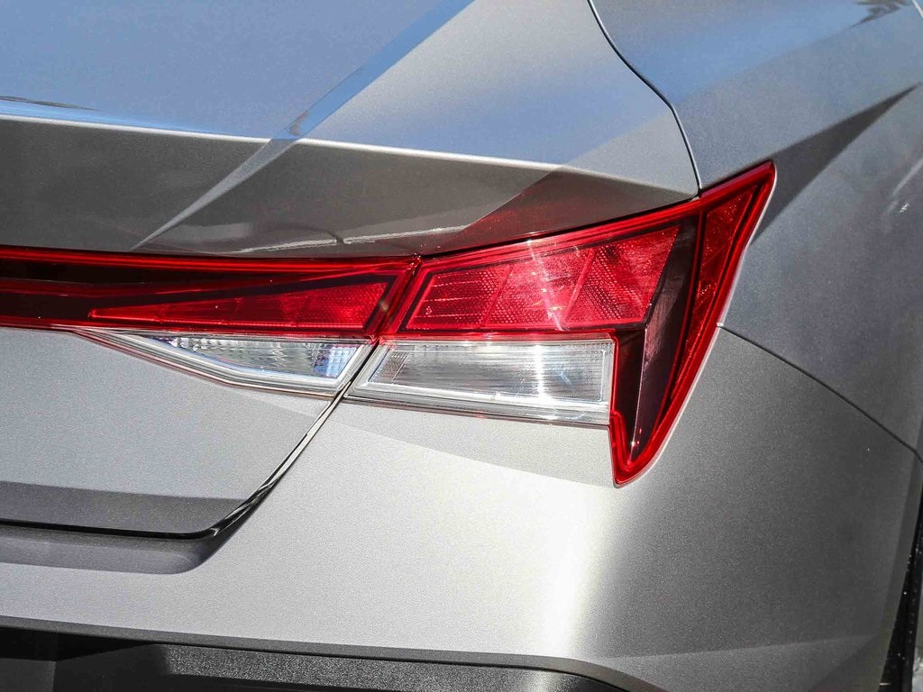 2025 Hyundai Elantra SE photo 11