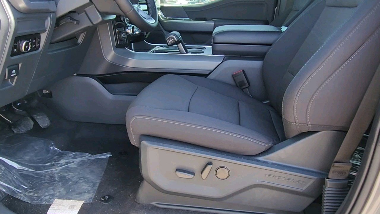 2025 Ford F-150 XLT photo 19