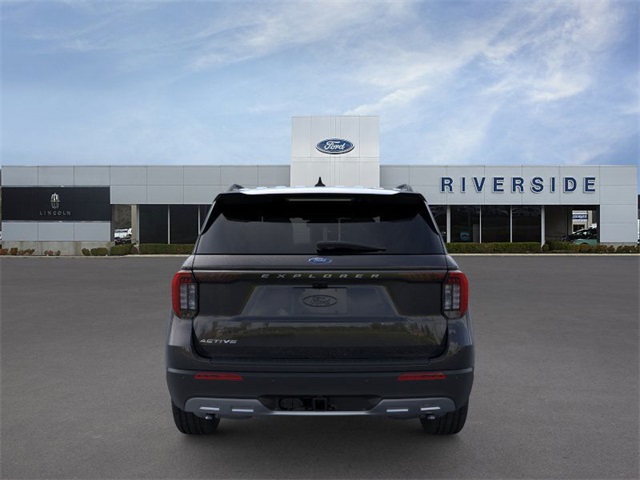 2025 Ford Explorer photo 4