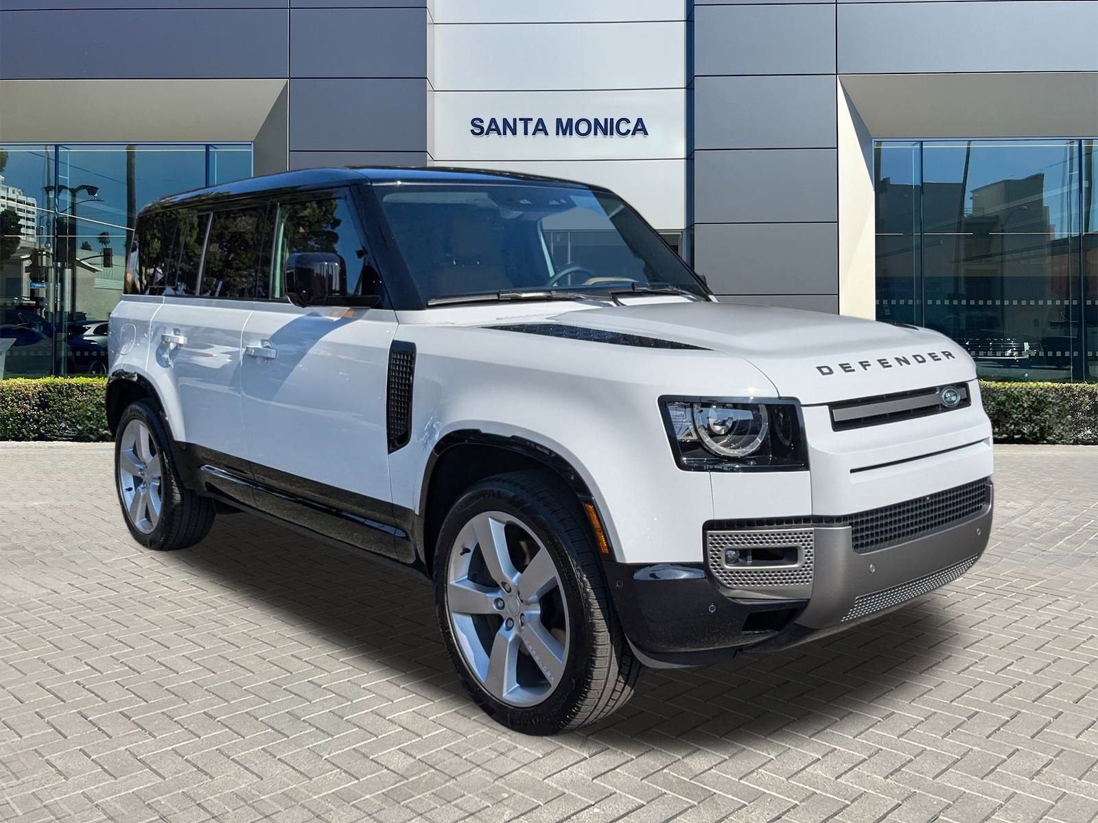 2025 Land Rover Defender 110 X-Dynamic SE photo 7