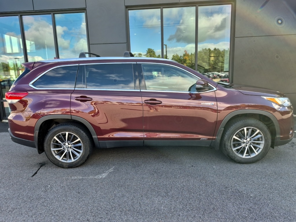 2019 Toyota Highlander Hybrid XLE photo 3
