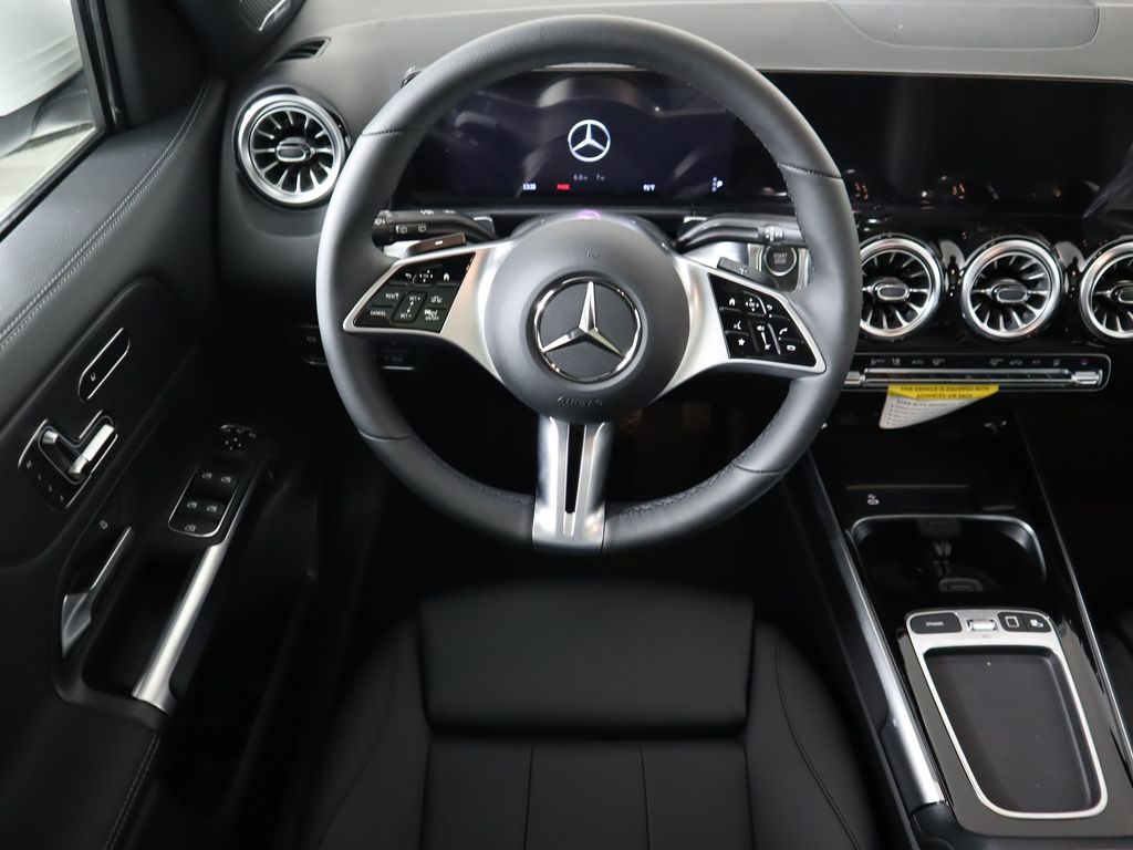 2025 Mercedes Benz EQB photo 9