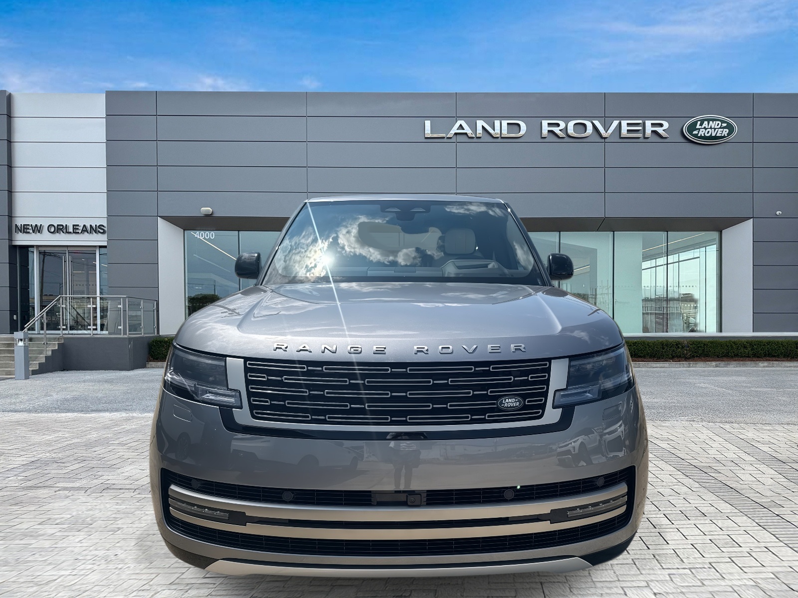 2025 Land Rover Range Rover SE photo 3