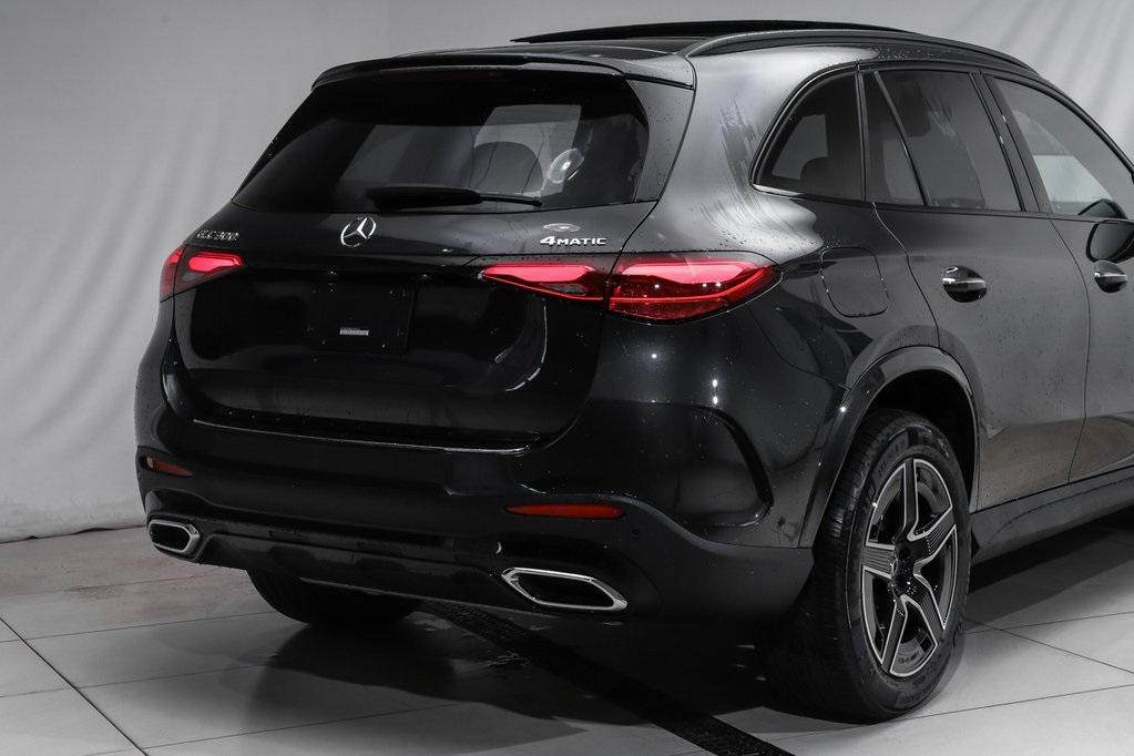 2025 Mercedes Benz GLC 300 4MATIC photo 3